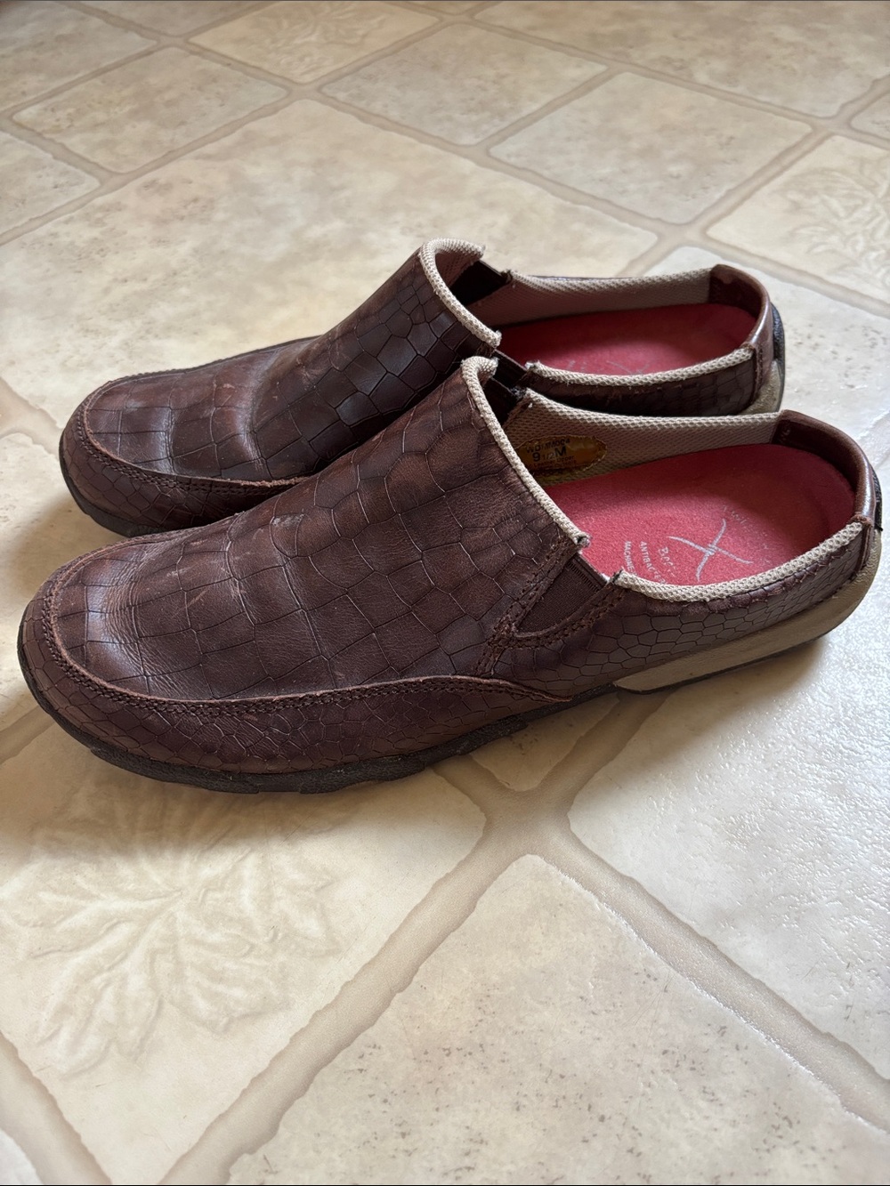 Twisted X Women's Brown Leather
Gator Mules Size 9.5M Slip On Comfort Clogs